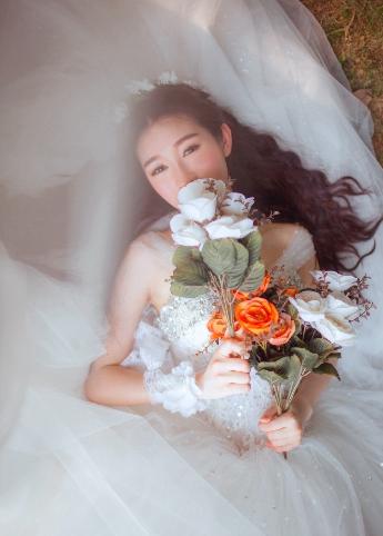 震惊！16岁小花妹妹竟在CSGO里大放异彩？